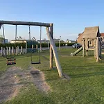 Azure House - Part Of The The Bay Village With Pool, Gym And Direct Access, Pub, Restaurant, Tennis And Meadows Walks 펜션 파일리