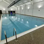Azure House - Part Of The The Bay Village With Pool, Gym And Direct Access, Pub, Restaurant, Tennis And Meadows Walks 파일리
