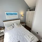 Azure House - Part Of The The Bay Village With Pool, Gym And Direct Access, Pub, Restaurant, Tennis And Meadows Walks 파일리