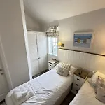 Azure House - Part Of The The Bay Village With Pool, Gym And Direct Access, Pub, Restaurant, Tennis And Meadows Walks