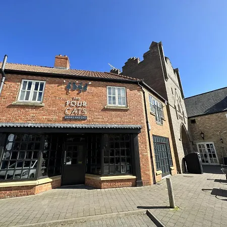 Azure House - Part Of The The Bay Village With Pool, Gym And Direct Access, Pub, Restaurant, Tennis And Meadows Walks