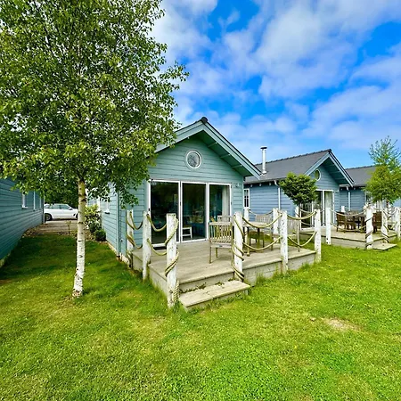 펜션 Azure House - Part Of The The Bay Village With Pool, Gym And Direct Access, Pub, Restaurant, Tennis And Meadows Walks 파일리
