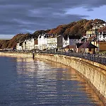 Holiday home Azure House - Part Of The The Bay Village With Pool, Gym And Direct Access, Pub, Restaurant, Tennis And Meadows Walks Filey